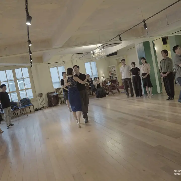 힙지로 MZ 탱고 댄스 원데이 체험 _화8시반 토6시반_ 충무로역2분거리 포스터